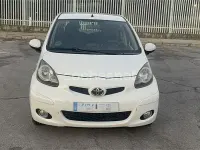 Usado Toyota Aygo Live 68 CV (50 kW) 2012 Blanco Utilitario
