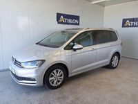 Usado VW Touran Advance 150 CV (110 kW) 2019 Gris / plata Monovolumen