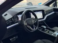 Usado VW Touareg R 462 CV (339 kW) 2021 Negro SUV