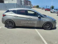 Usado Opel Astra Dynamic 110 CV (80 kW) 2016 Gris / plata Berlina