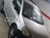 Usado Toyota Yaris Luna 68 CV (50 kW) 2001 Gris / plata Berlina
