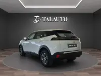 Usado Peugeot 2008 Active 110 CV (80 kW) 2021 Blanco SUV
