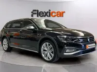 Usado VW Passat Alltrack 240 CV (176 kW) 2020 Negro Familiar
