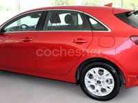 Usado Kia Ceed 120 CV (88 kW) 2022 Rojo Utilitario
