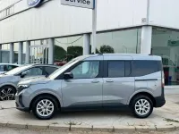 Usado Ford Tourneo Courier Titanium 125 CV (91 kW) 2024 Burdeos Monovolumen