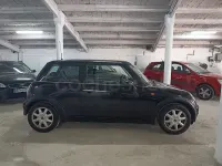 Usado Mini ONE 90 CV (66 kW) 2003 Negro Utilitario