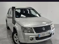 Usado Suzuki Grand Vitara 140 CV (102 kW) 2008 Gris / plata SUV