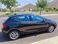 Usado Opel Astra Dynamic 136 CV (100 kW) 2018 Negro Berlina