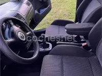 Usado VW Golf IV Conceptline 100 CV (73 kW) 2002 Negro Berlina