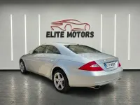 Usado Mercedes CLS500 306 CV (225 kW) 2005 Gris / plata Berlina