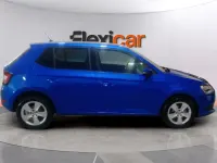 Usado Skoda Fabia 75 CV (55 kW) 2019 Azul Utilitario
