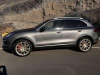 Käytetty Porsche Cayenne Turbo 500 HP (367 kW) 2011 Harmaa Katumaasturi