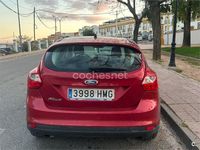 Usado Ford Focus Trend 95 CV (69 kW) 2012 Rojo Berlina