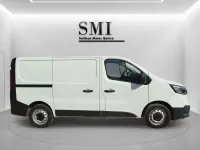 Usado Renault Trafic 110 CV (80 kW) 2022 Blanco Monovolumen