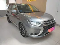 Usado Mitsubishi Outlander P-HEV 203 CV (149 kW) 2016 Gris / plata SUV