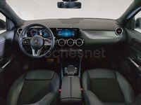 Käytetty Mercedes GLA180 136 HP (100 kW) 2022 Musta Katumaasturi