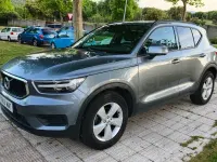 Usado Volvo XC40 Momentum 150 CV (110 kW) 2018 Gris / plata SUV