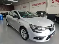 Usado Renault Mégane LIMITED 140 CV (102 kW) 2019 Gris Utilitario