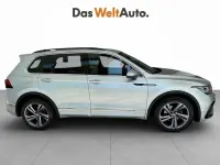Usado VW Tiguan R-line 150 CV (110 kW) 2023 Gris / plata SUV
