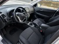 Usado Hyundai i30 Comfort 109 CV (80 kW) 2010 Gris / plata Berlina