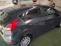 Usado Ford Fiesta Trend 82 HP (60 kW) 2015 Roxo Sedan