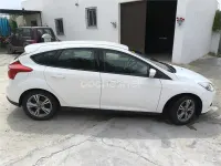 Usado Ford Focus 115 CV (84 kW) 2013 Blanco Berlina