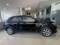 Usado Kia Stonic 101 CV (74 kW) 2023 Azul SUV