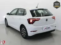 Używany VW Polo Life 95 KM (69 kW) 2023 Biały Sedan/Limuzyna