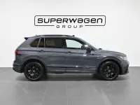 Usado VW Tiguan R-line 200 CV (147 kW) 2022 Gris SUV