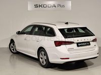 Usado Skoda Octavia 110 CV (80 kW) 2022 Blanco Familiar