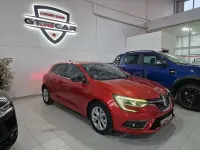 Usado Renault Mégane LIMITED 115 CV (84 kW) 2019 Naranja Berlina