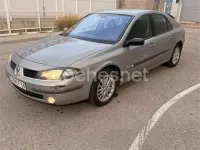 Usado Renault Laguna III Authentique 110 CV (80 kW) 2007 Gris / plata Berlina