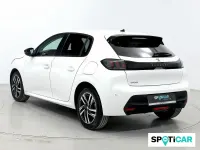 Usado Peugeot 208 Allure 100 CV (73 kW) 2023 Blanco Utilitario