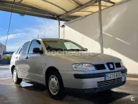 Usado Seat Cordoba Stella 60 CV (44 kW) 2001 Gris / plata Berlina