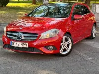 Usado Mercedes A180 Urban 122 CV (89 kW) 2013 Granate Utilitario