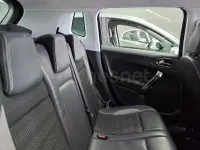 Usado Peugeot 2008 Allure 120 CV (88 kW) 2015 Negro SUV