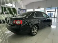 Usado VW Jetta Advance 140 CV (102 kW) 2007 Negro Berlina