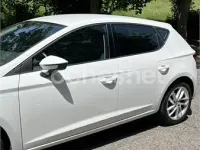 Usado Seat Leon Style 105 CV (77 kW) 2013 Blanco Berlina