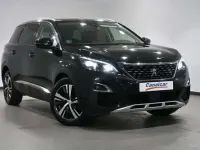 Usado Peugeot 5008 Allure 120 CV (88 kW) 2017 Negro Monovolumen