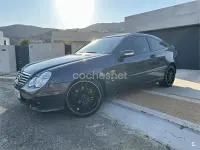 Usado Mercedes C200 122 CV (89 kW) 2007 Gris / plata Berlina