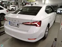 Usado Skoda Octavia Ambition 116 CV (85 kW) 2022 Blanco Utilitario