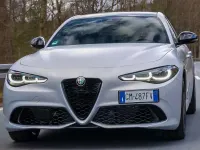 Usado Alfa Romeo Giulia Sprint 160 CV (117 kW) 2024 Blanco Berlina
