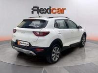 Usado Kia Stonic 101 CV (74 kW) 2023 Blanco SUV