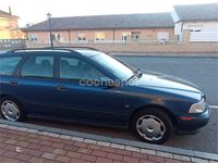 Usado Volvo V40 115 CV (84 kW) 1999 Azul Familiar