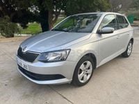 Usado Skoda Fabia Ambition 75 CV (55 kW) 2016 Gris / plata Berlina