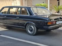 Usado Mercedes 200 75 CV (55 kW) 1981 Negro Berlina