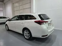 Usado Toyota Auris Touring Sports Business Edition 90 CV (66 kW) 2016 Blanco Familiar