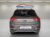 Usado VW T-Roc Advance 150 CV (110 kW) 2022 Gris / plata SUV