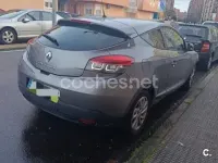 Usado Renault Mégane LIMITED 115 CV (84 kW) 2015 Gris / plata Coupe