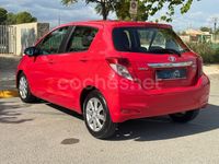 Usado Toyota Yaris Active 90 CV (66 kW) 2012 Rojo Berlina